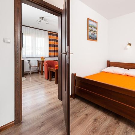 Nemo 2 Hotel Karwia Eksteriør billede