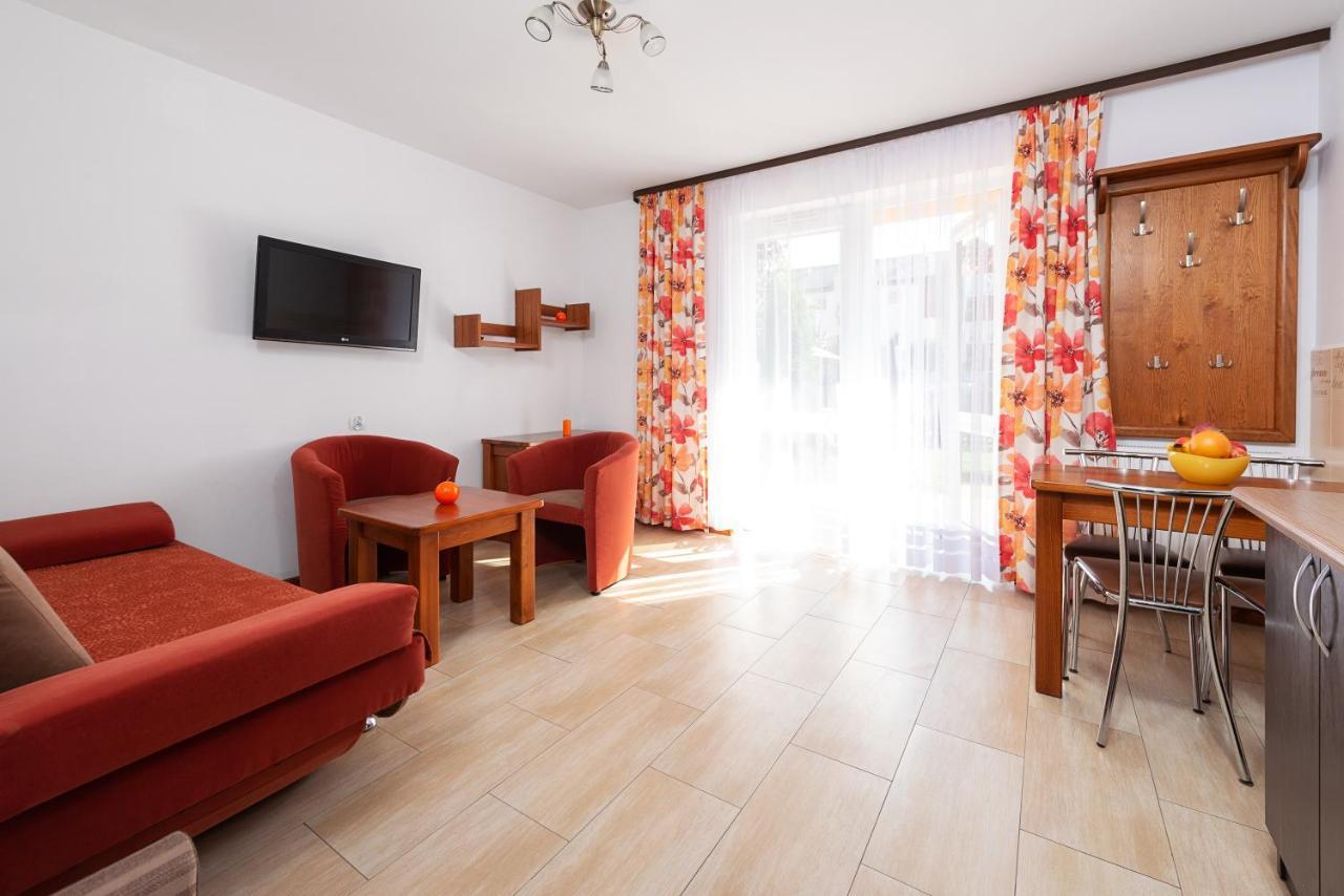 Nemo 2 Hotel Karwia Eksteriør billede