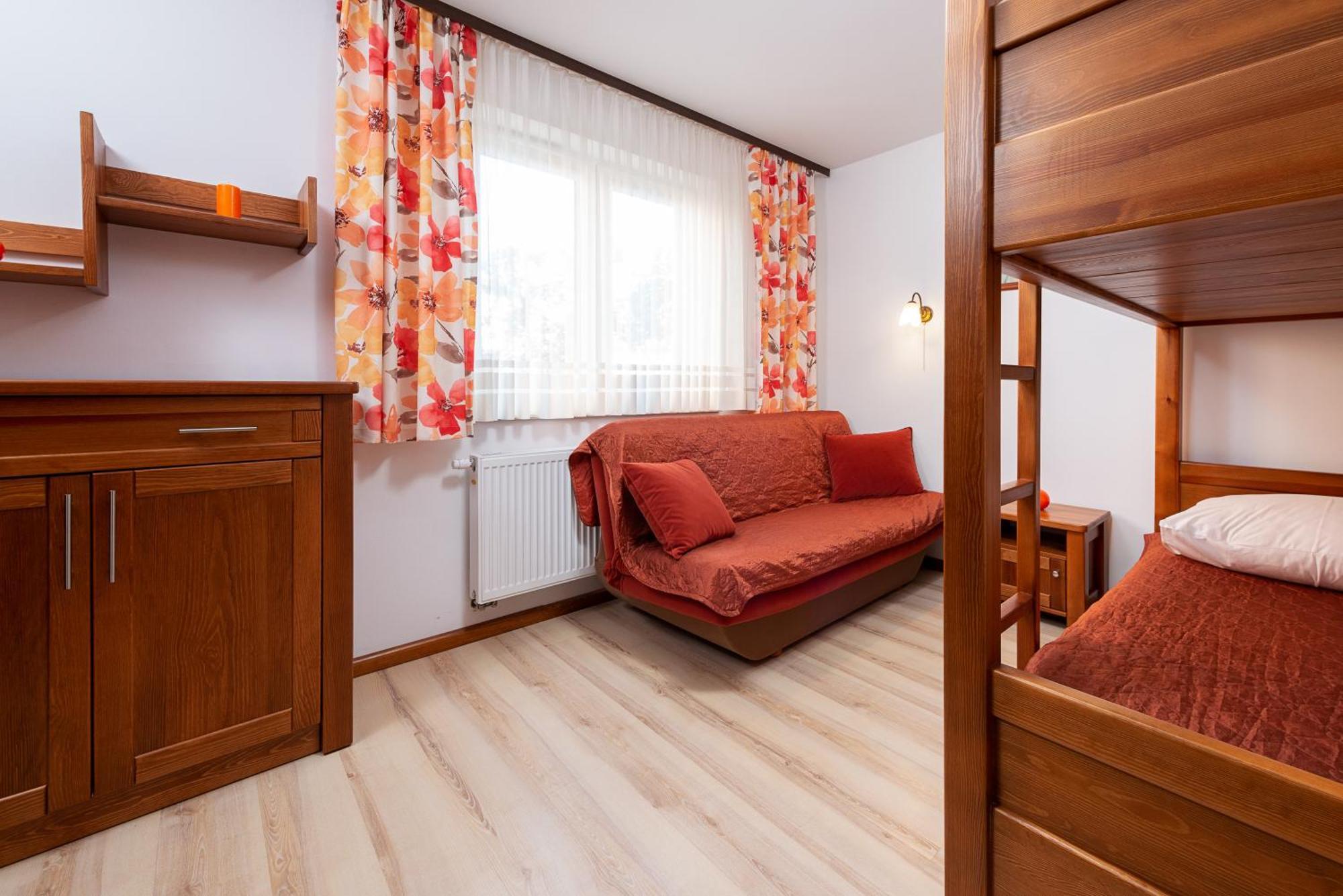 Nemo 2 Hotel Karwia Eksteriør billede