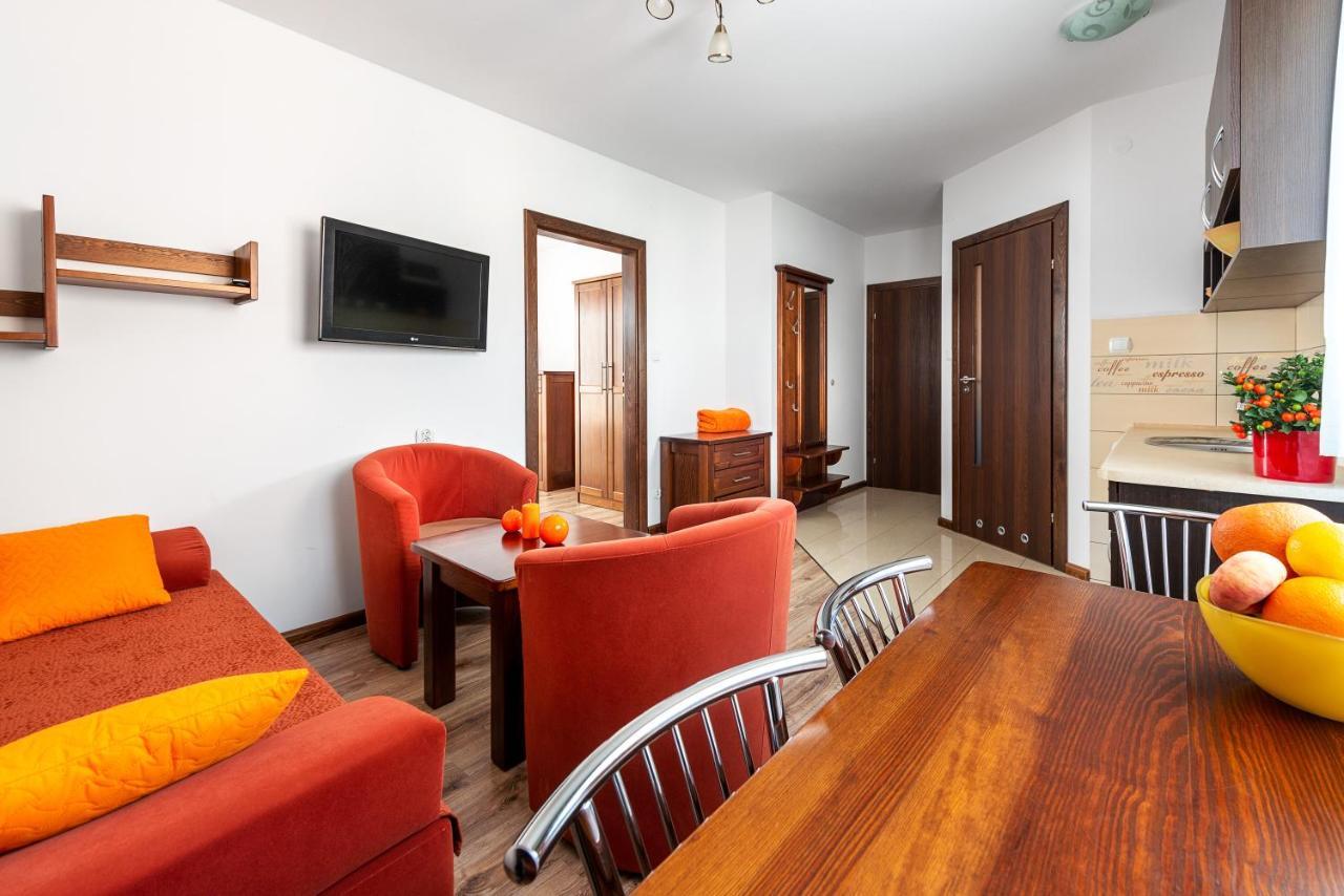 Nemo 2 Hotel Karwia Eksteriør billede