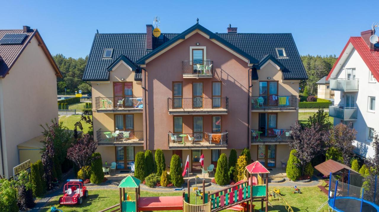 Nemo 2 Hotel Karwia Eksteriør billede