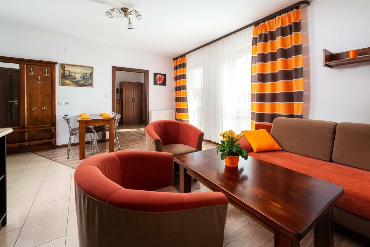 Nemo 2 Hotel Karwia Eksteriør billede