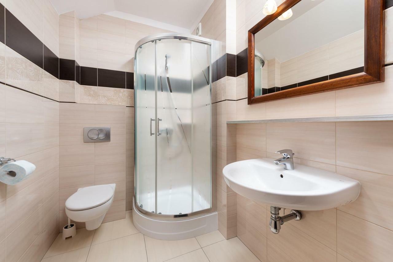 Nemo 2 Hotel Karwia Eksteriør billede