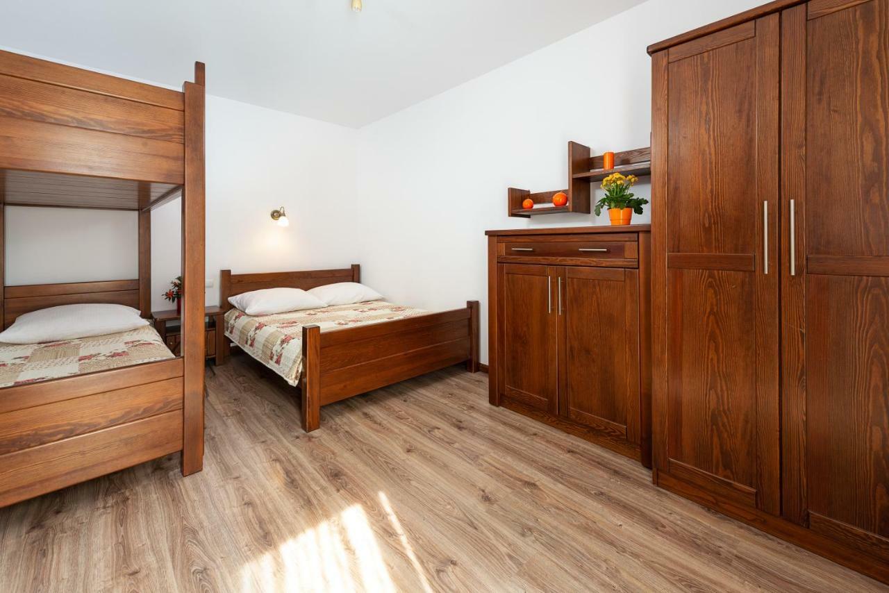 Nemo 2 Hotel Karwia Eksteriør billede