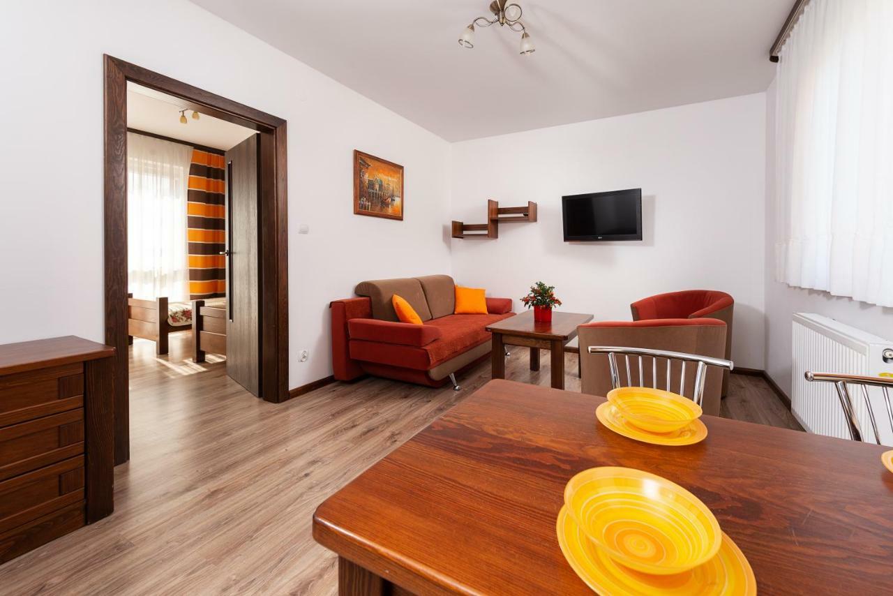 Nemo 2 Hotel Karwia Eksteriør billede